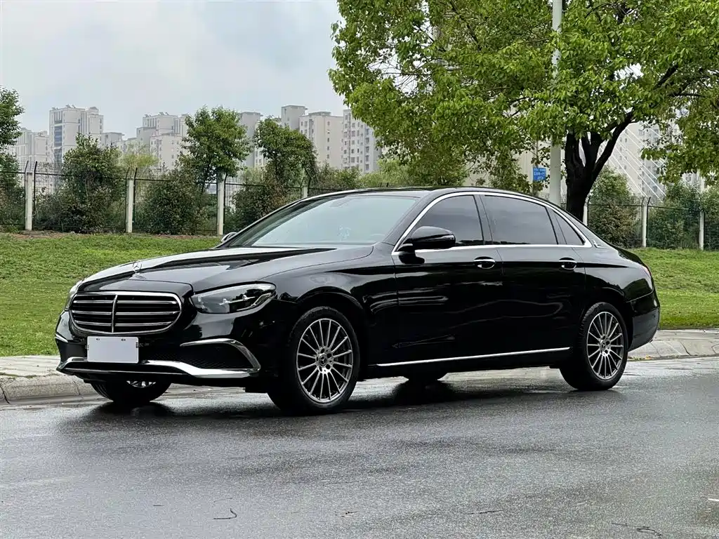 Mercedes-Benz E-Class 2023 — фото 2