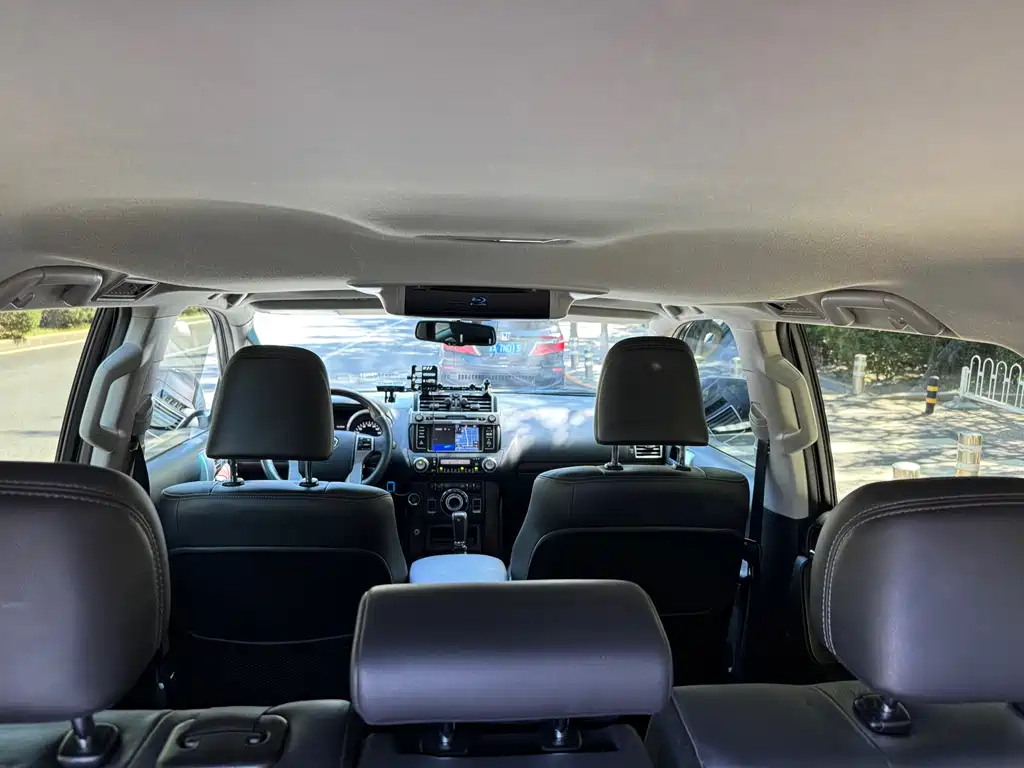Toyota Prado 2016 — фото 10