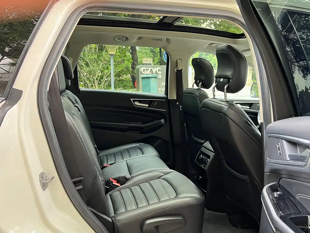 Ford Edge 2017 — фото 14