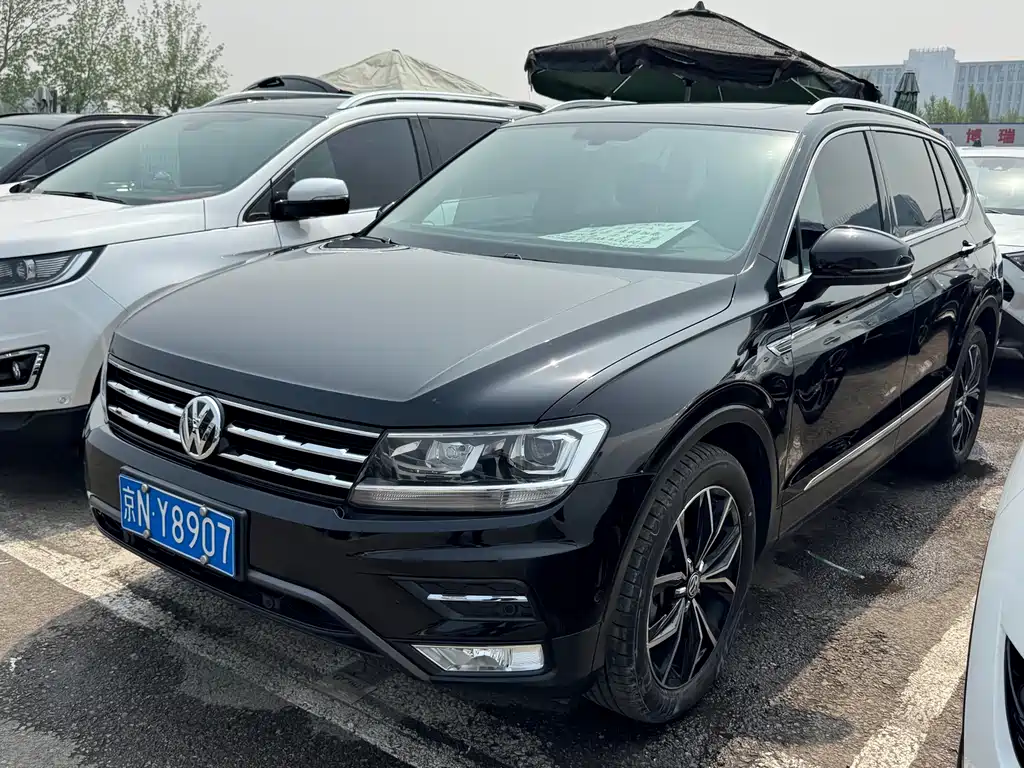 Volkswagen Tiguan L 2020 — фото 1