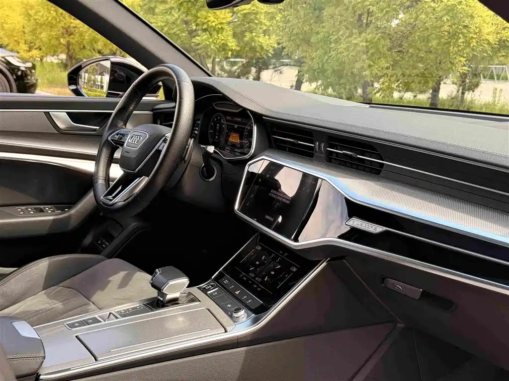 Audi A6L New Energy 2021 — фото 20