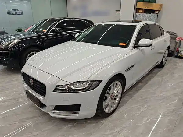 Jaguar XFL 2020