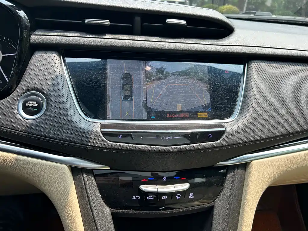 Cadillac XT5 2017 — фото 14