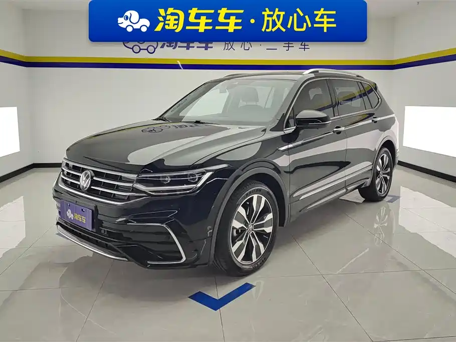 Volkswagen Tiguan L 2023 — фото 1