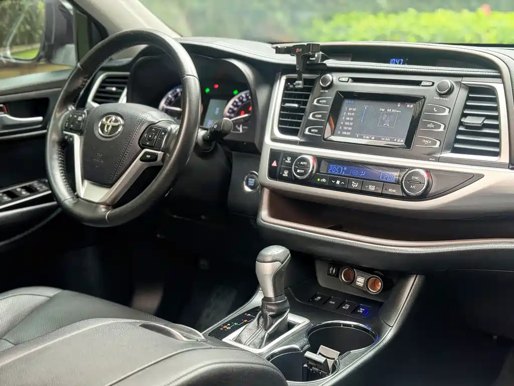 Toyota Highlander 2018 — фото 7