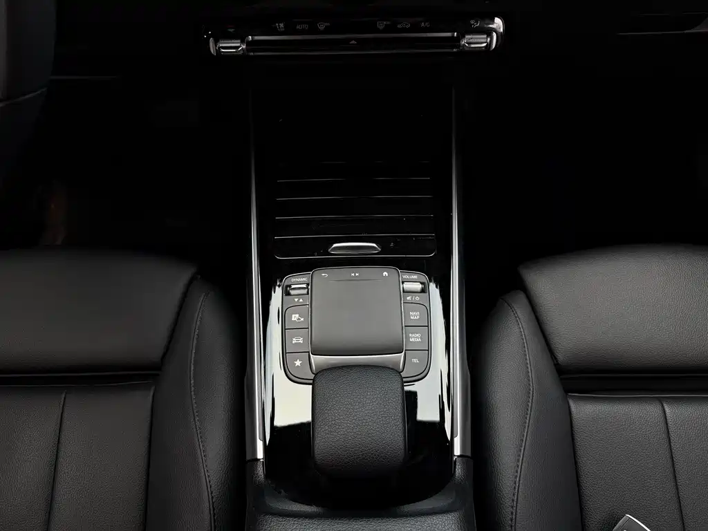 Mercedes-Benz GLB 2021 — фото 45