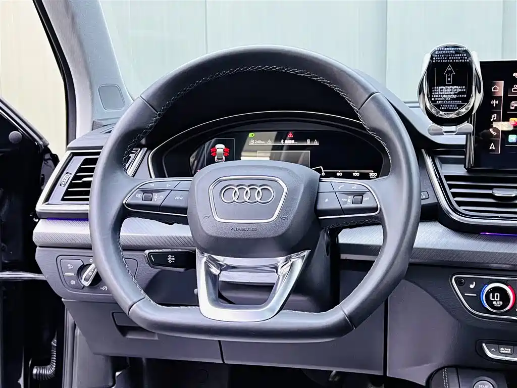Audi Q5L 2022 — фото 10