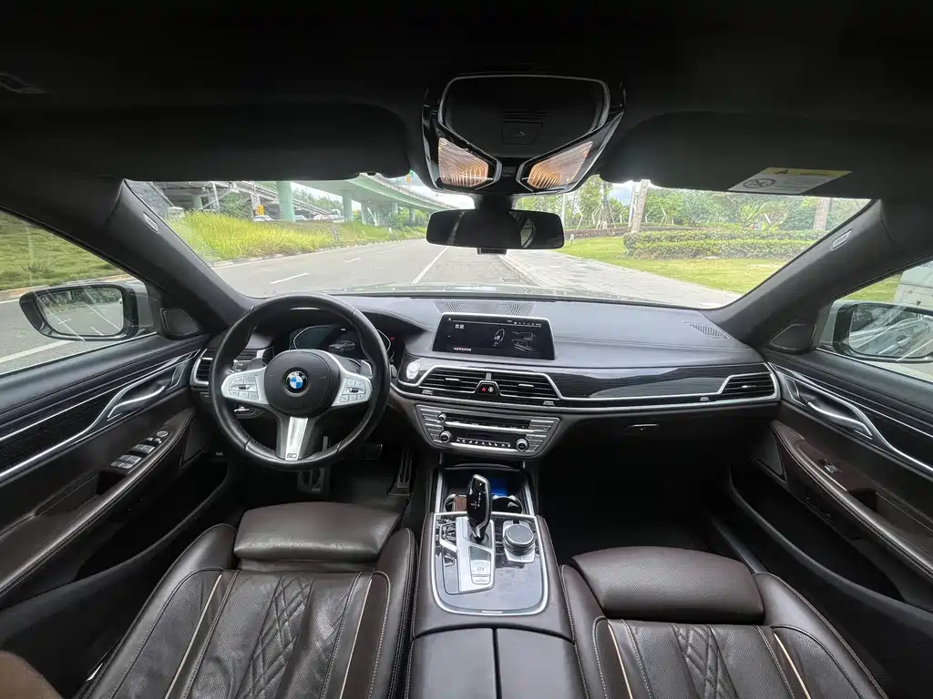 BMW 7 Series 2020 — фото 11