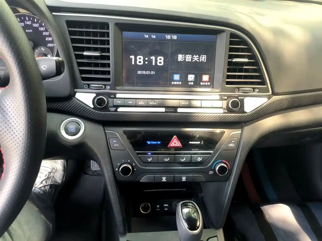 Hyundai Elantra 2019 — фото 13