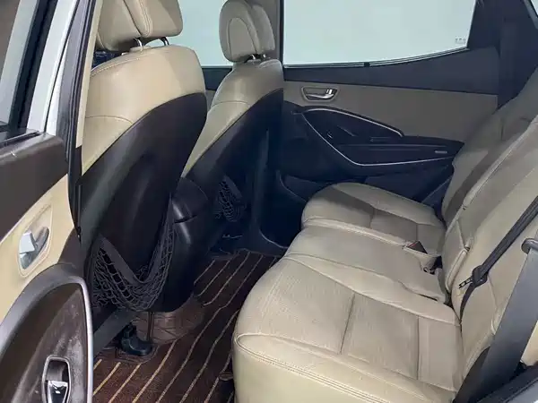 Hyundai Santa Fe 2013