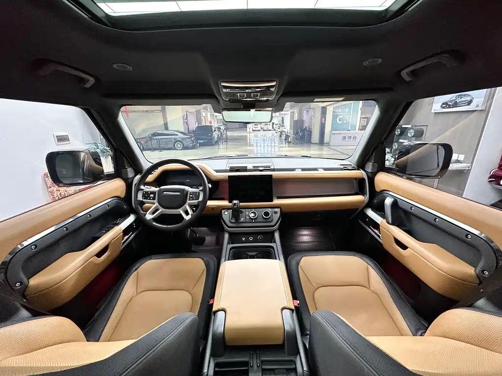 Land Rover Defender 2024 — фото 12