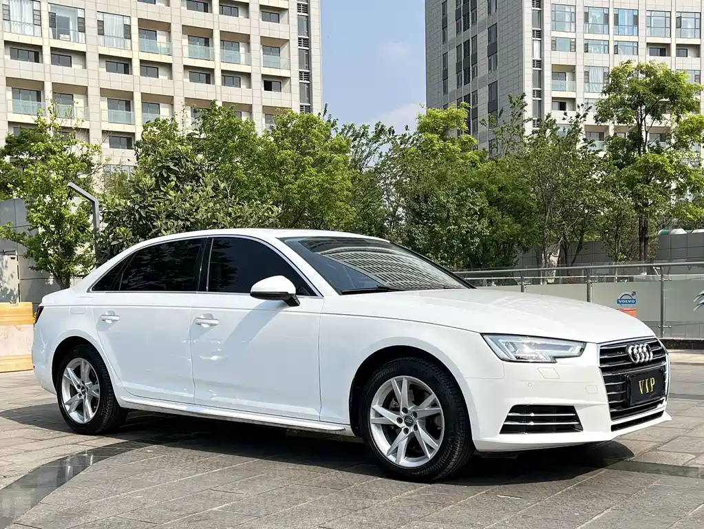 Audi A4L 2018 — фото 3