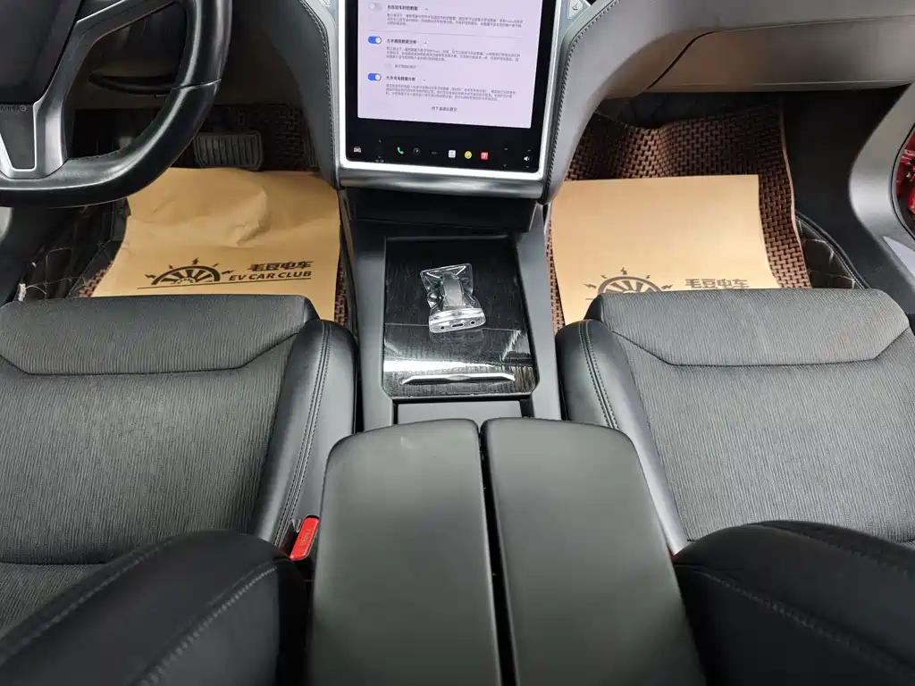 Tesla Model S 2017 — фото 15