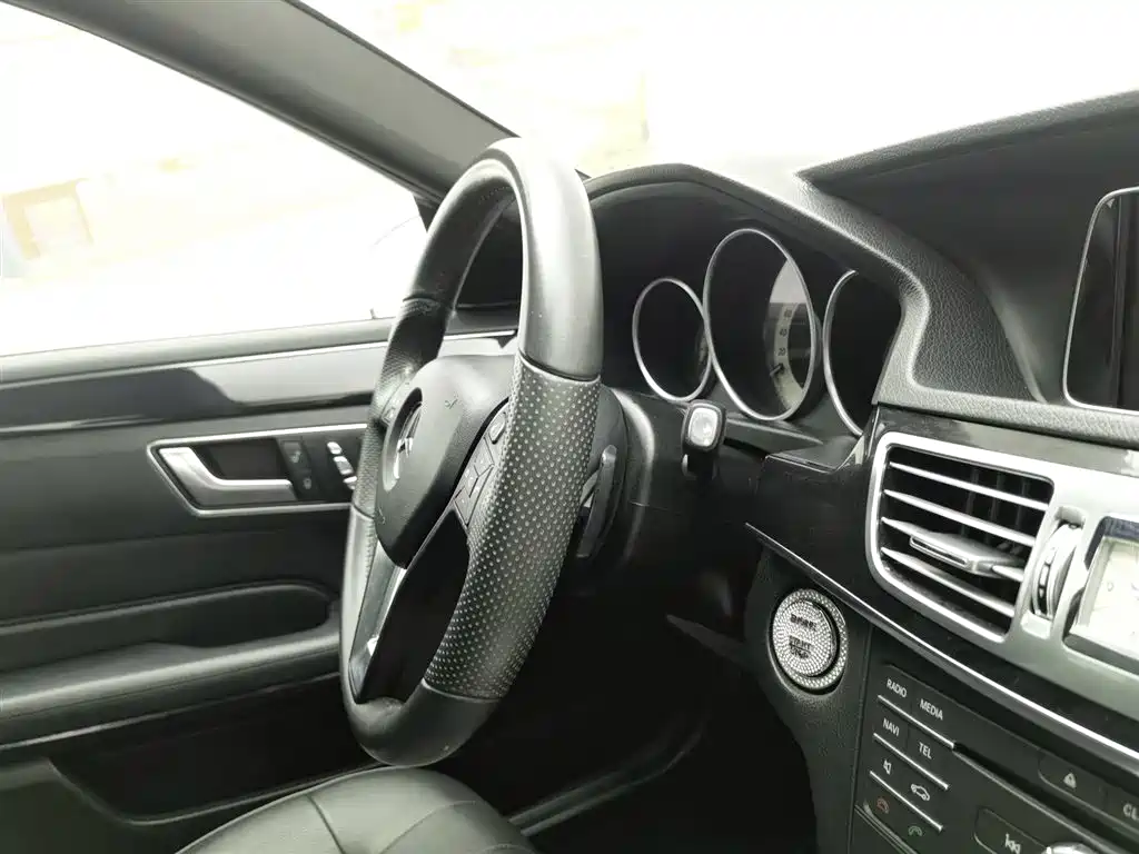 Mercedes-Benz E-Class 2015 — фото 22