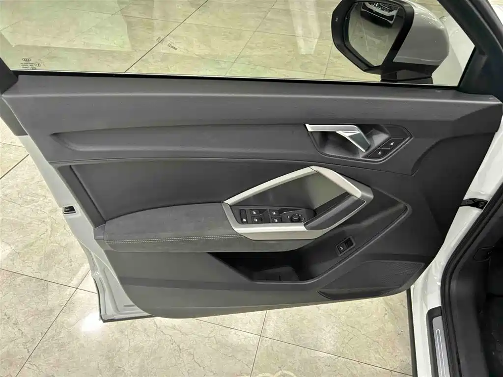 Audi Q3 2022 — фото 10
