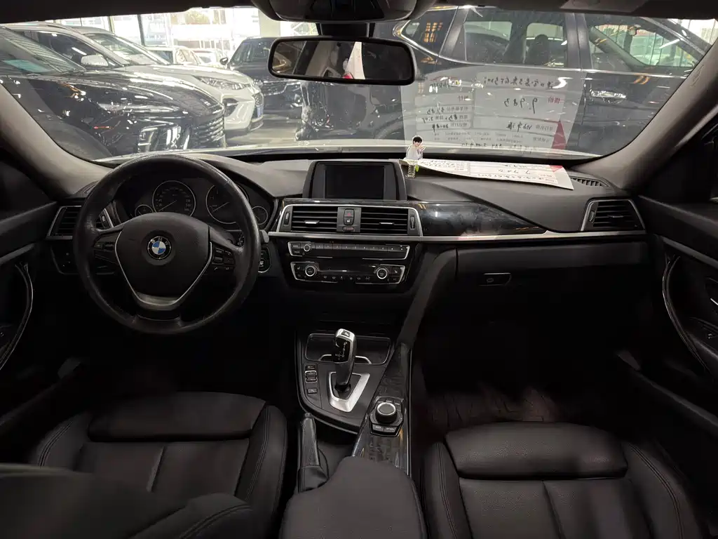 BMW 3 Series GT 2018 — фото 15