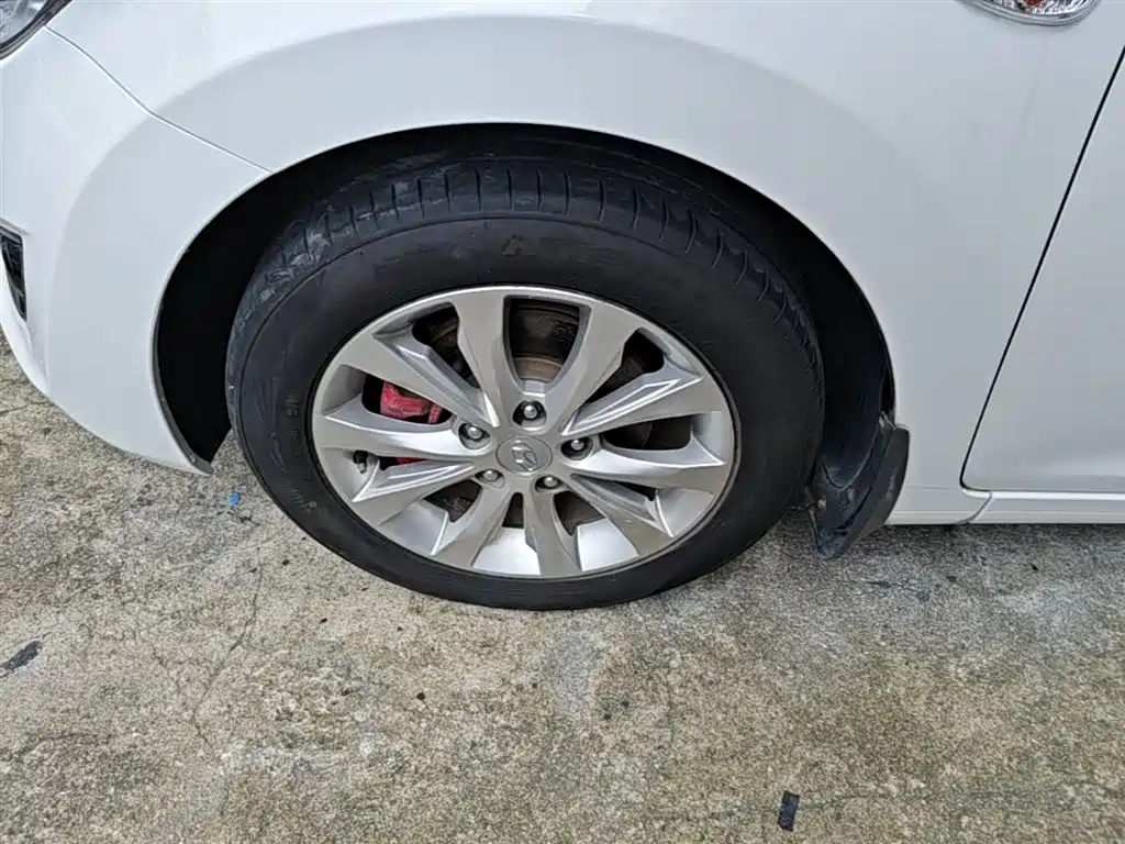 Hyundai Elantra Langdong 2017 — фото 23