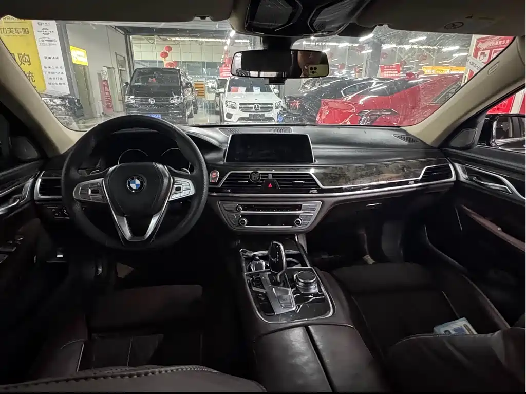 BMW 7 Series 2018 — фото 4