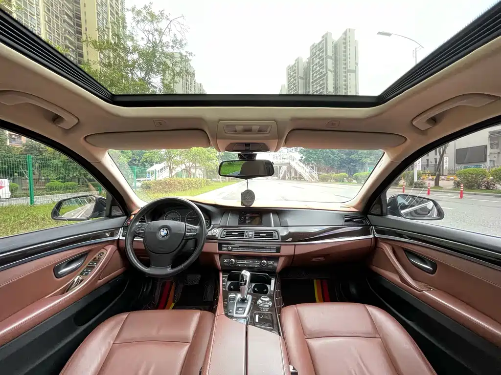 BMW 5 Series 2015 — фото 12