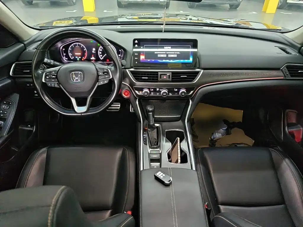 Honda Accord 2022 — фото 10