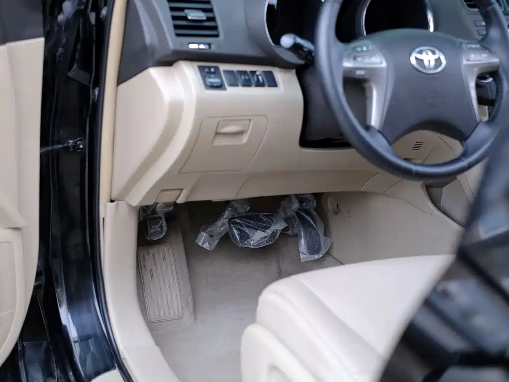 Toyota Highlander 2010 — фото 38