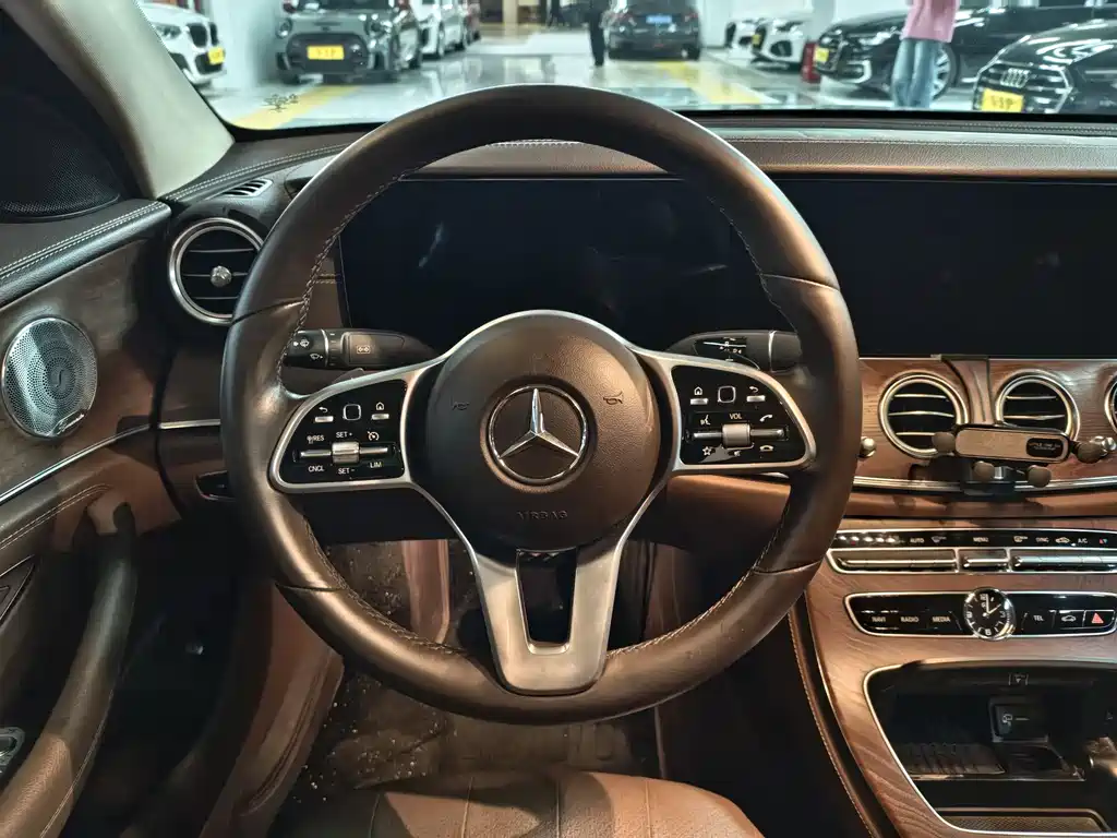 Mercedes-Benz E-Class 2019 — фото 7