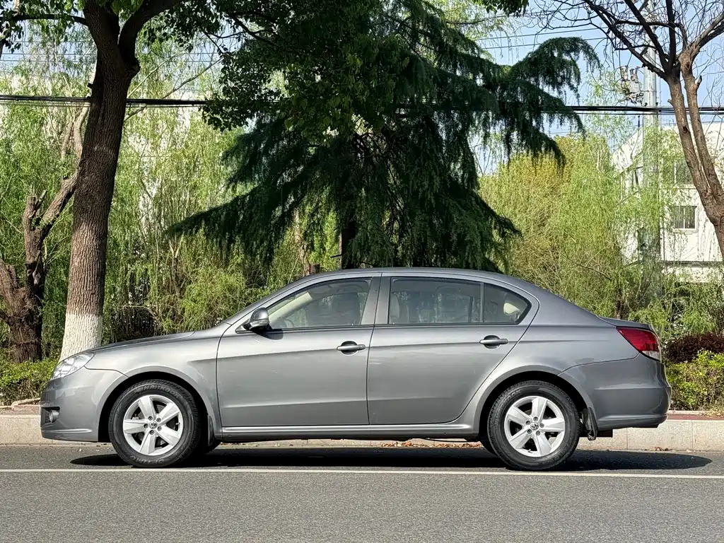 Volkswagen Lavida 2012 — фото 3