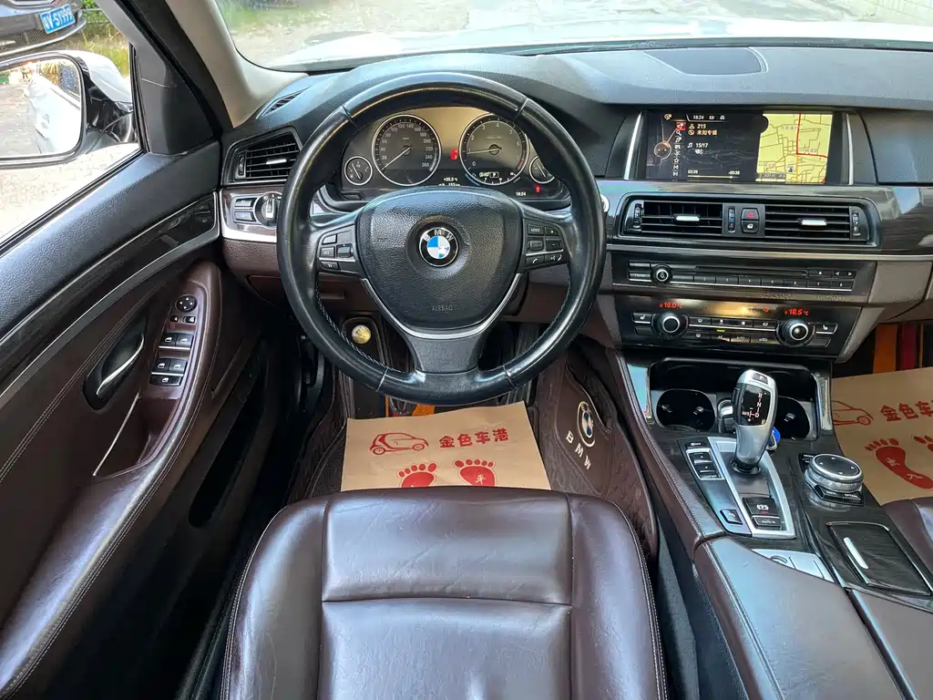 BMW 5 Series 2015 — фото 10