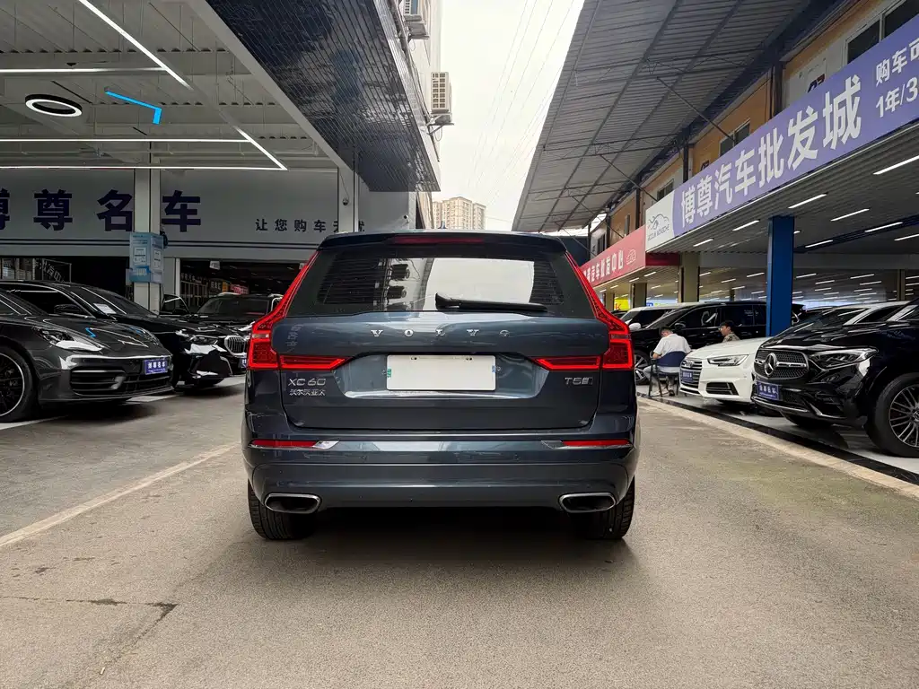 Volvo XC60 2019 — фото 19