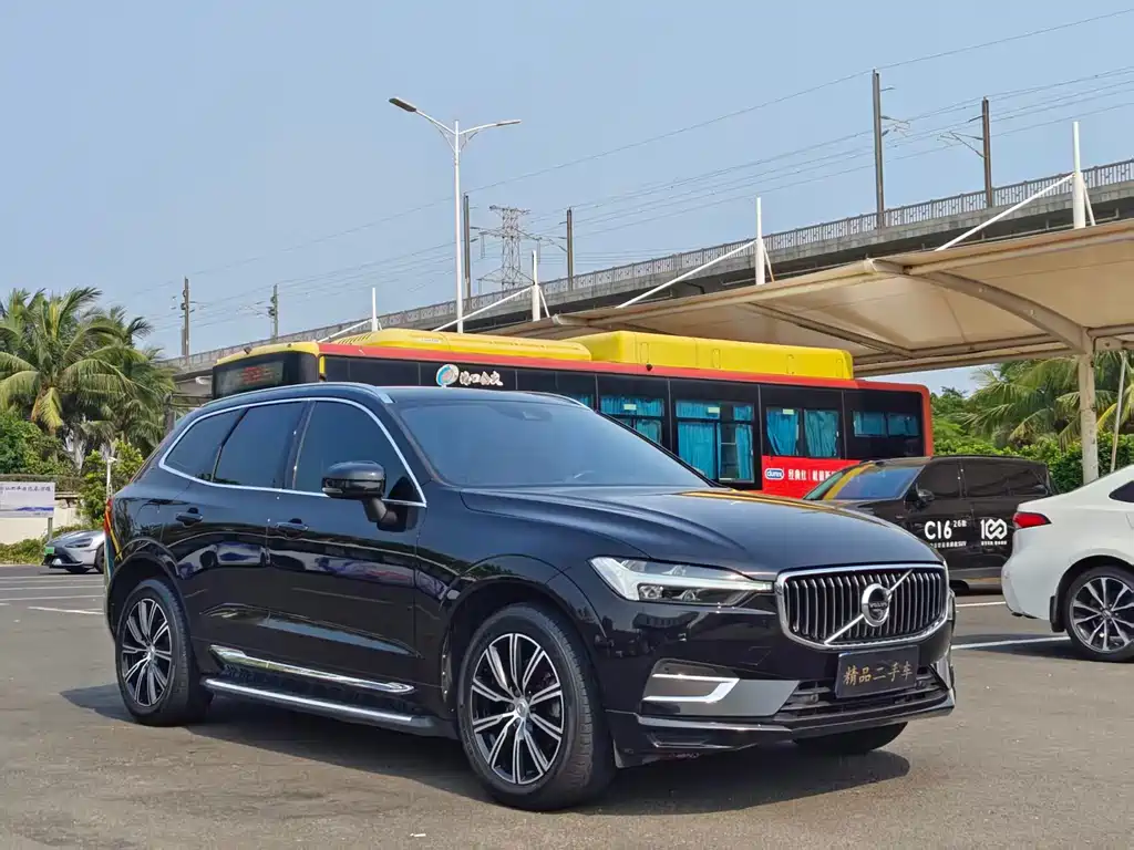 Volvo XC60 2021 — фото 3