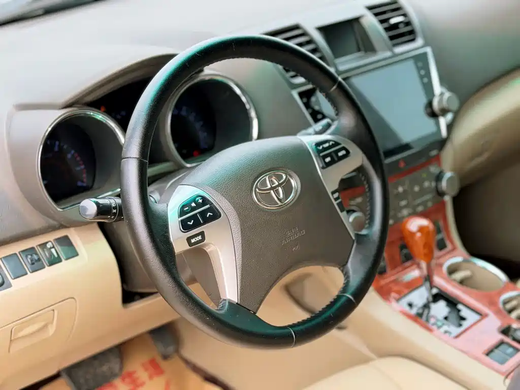 Toyota Highlander 2014 — фото 8