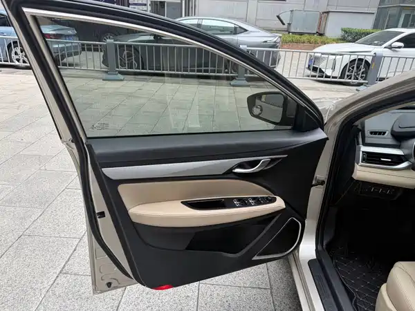 Geely Emgrand 2019