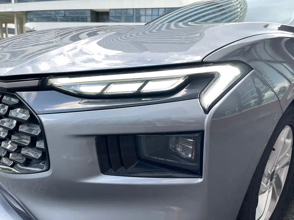 Ford Mondeo 2023 — фото 15