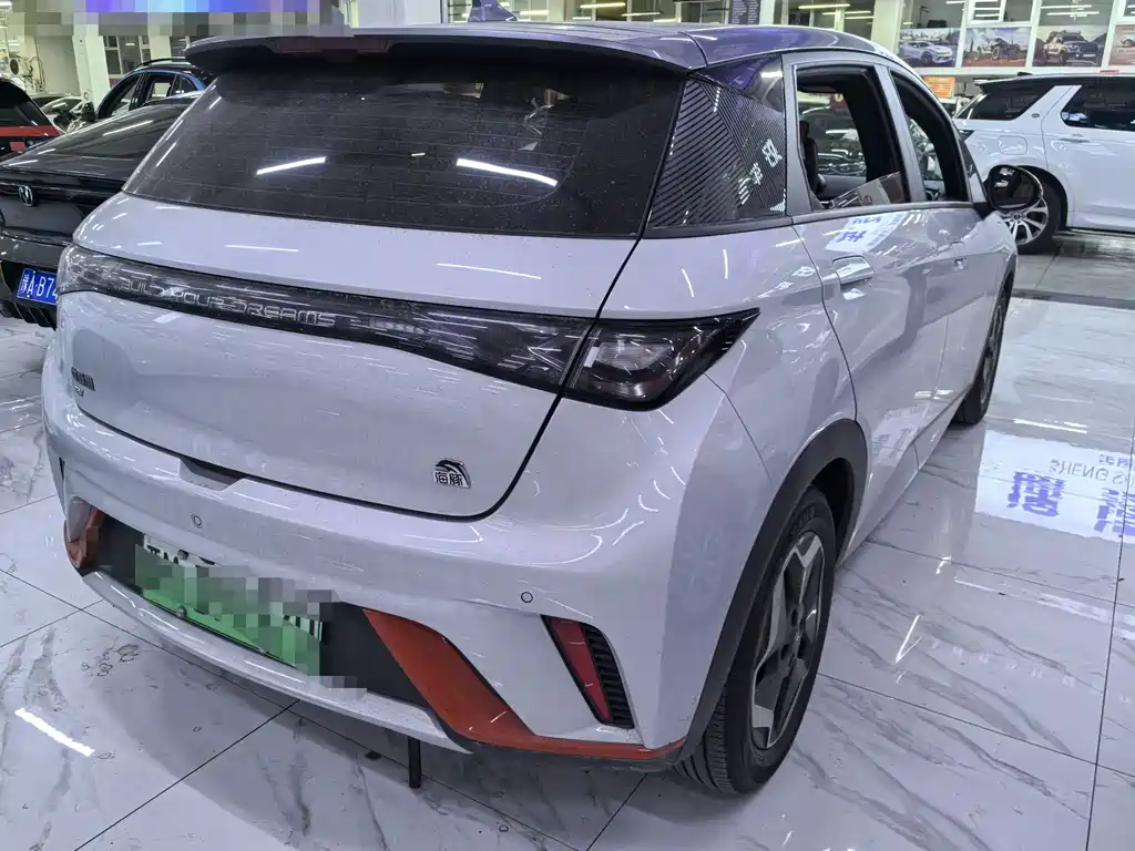 BYD Dolphin 2023