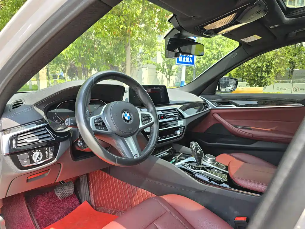 BMW 5 Series 2020 — фото 12