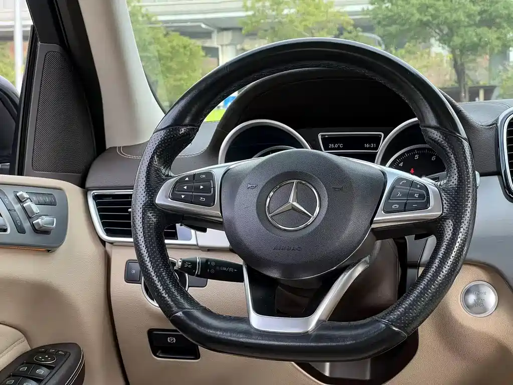Mercedes-Benz GLE 2017 — фото 17