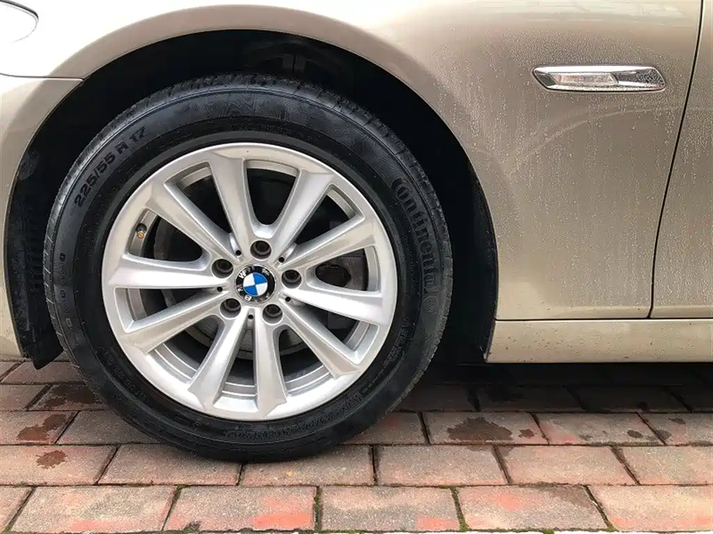BMW 5 Series 2014 — фото 15
