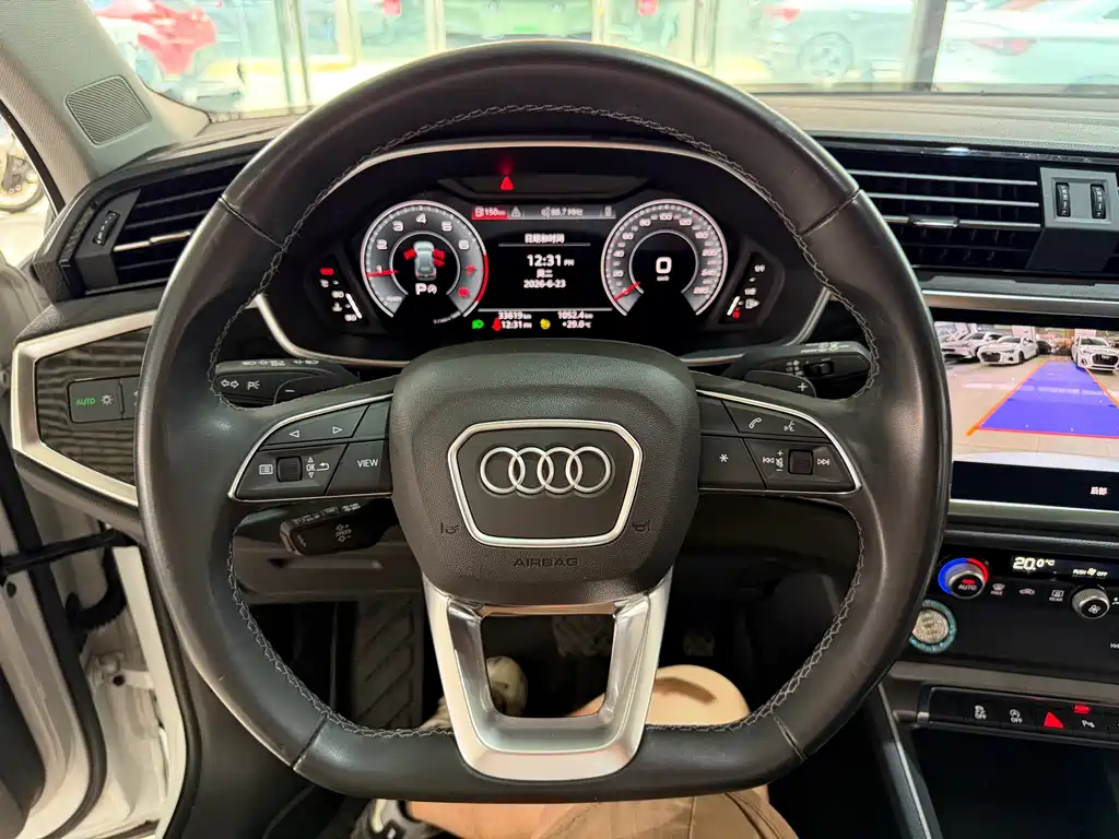 Audi Q3 2023 — фото 12