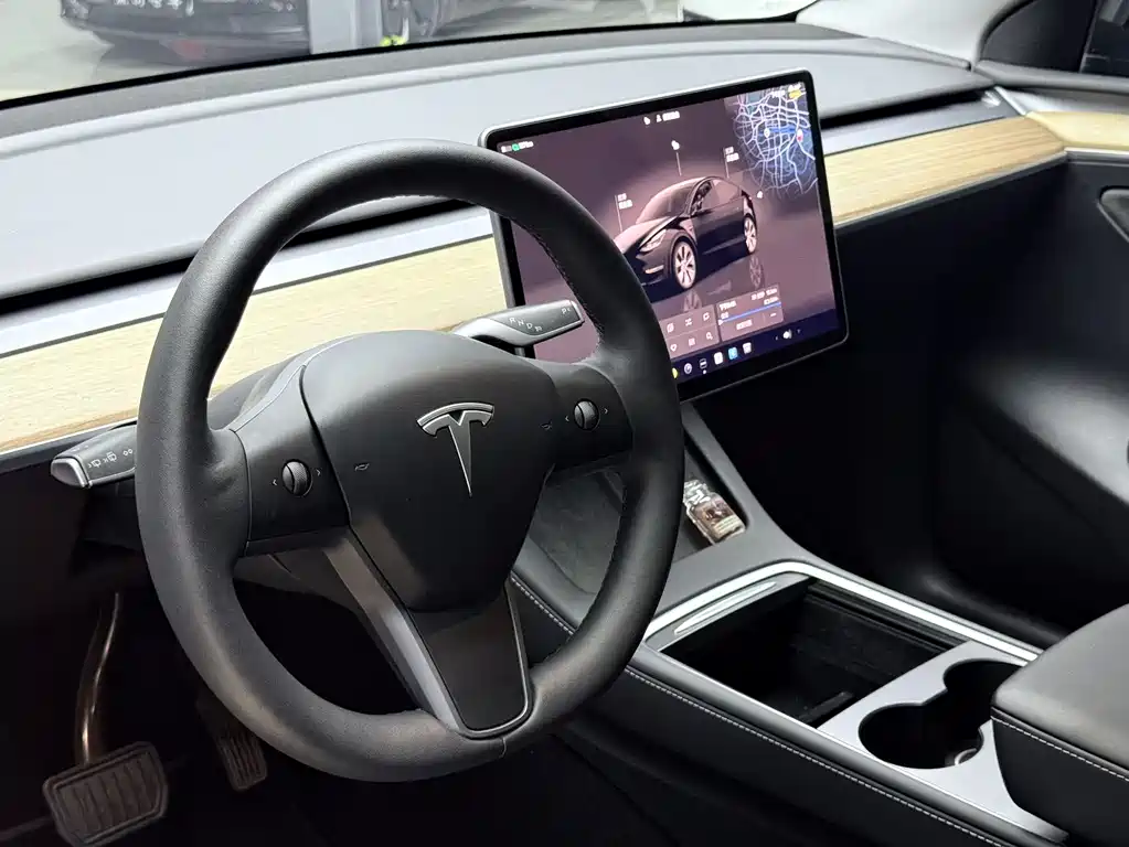 Tesla Model Y 2022 — фото 11