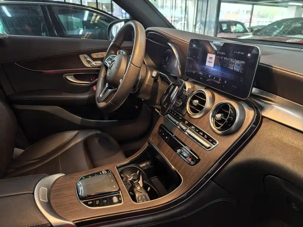 Mercedes-Benz GLC 2020 — фото 17