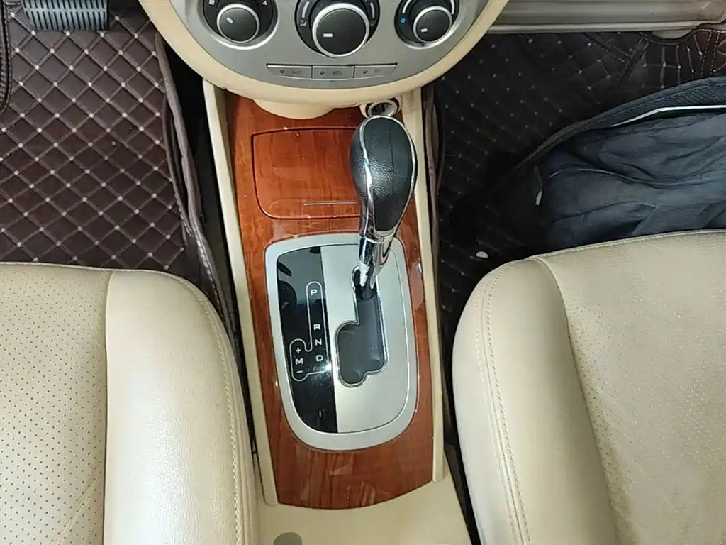 Buick Excelle 2014 — фото 14
