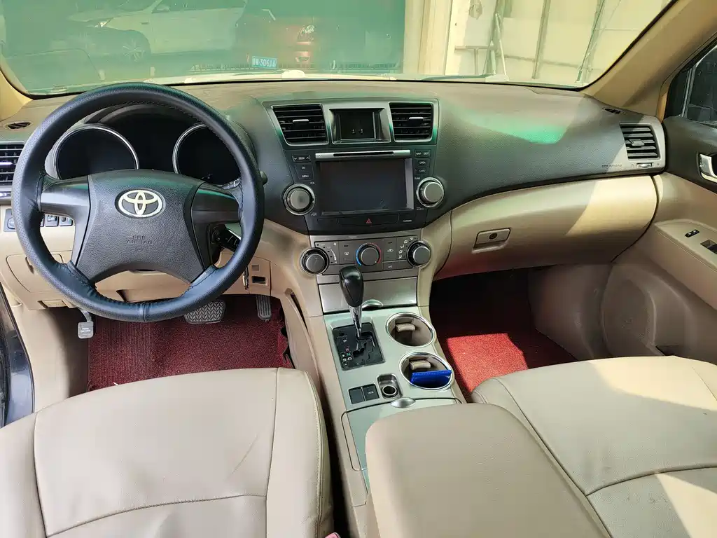 Toyota Highlander 2014 — фото 9