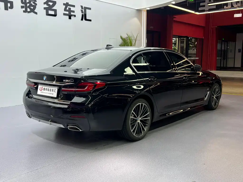BMW 5 Series 2023 — фото 15