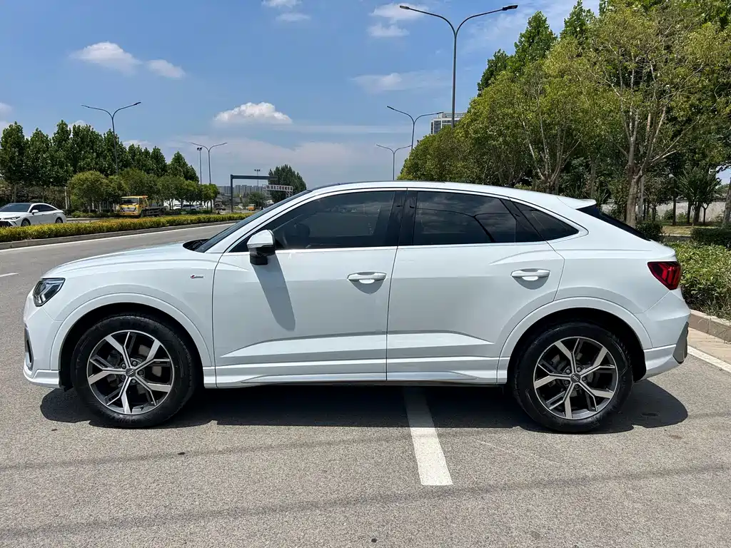 Audi Q3 Sportback 2021 — фото 12
