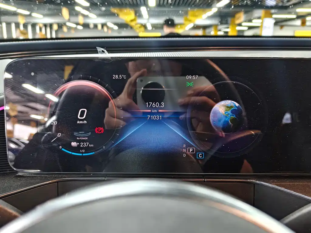 Mercedes-Benz EQC 2022 — фото 12