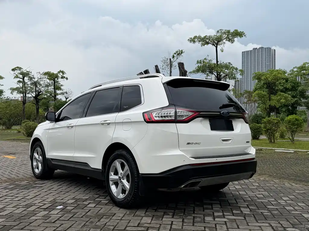 Ford Edge 2016 — фото 14