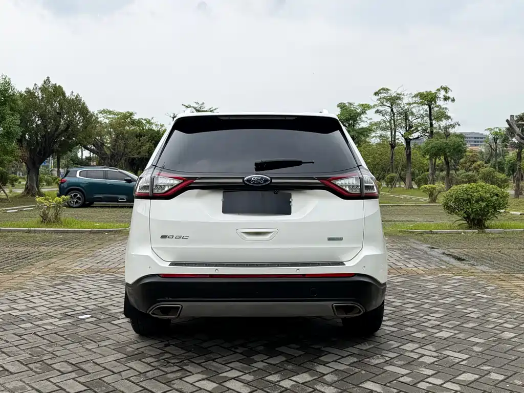 Ford Edge 2016 — фото 15