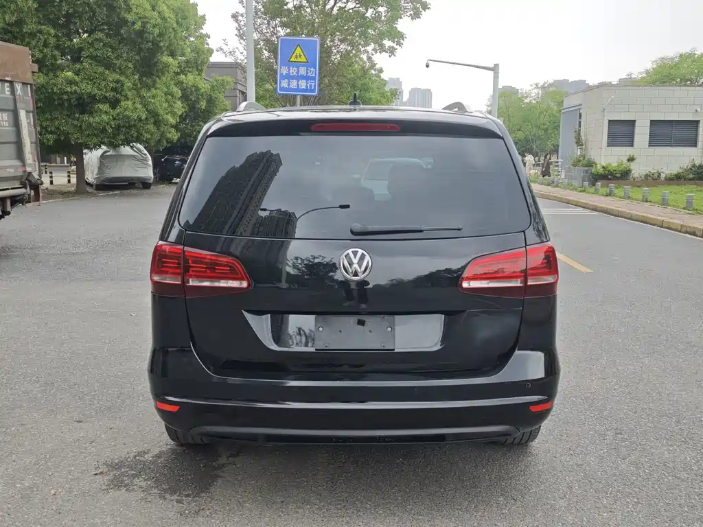 Volkswagen Sharan 2017 — фото 12