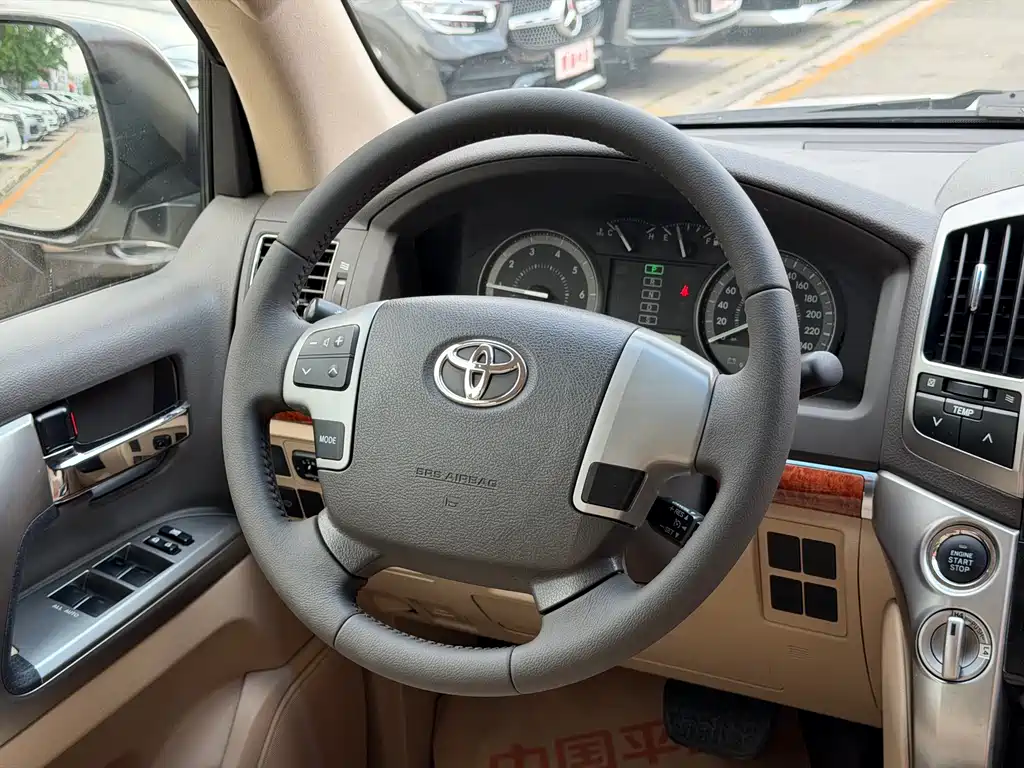 Toyota Land Cruiser 2016