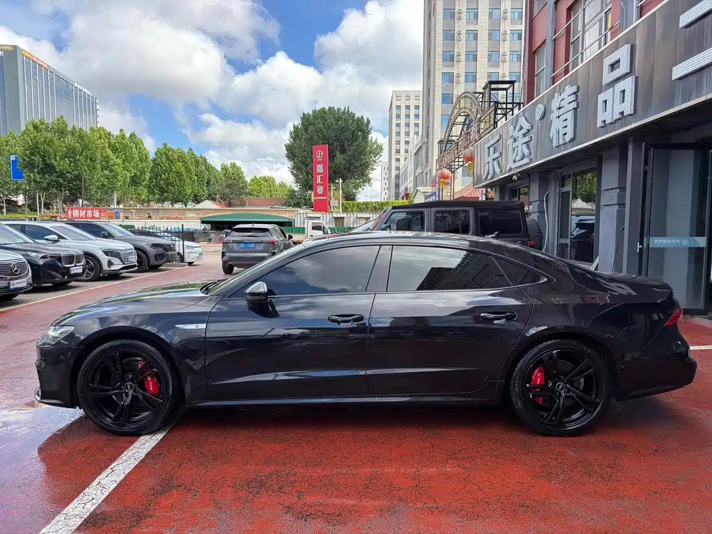 Audi A7L 2024